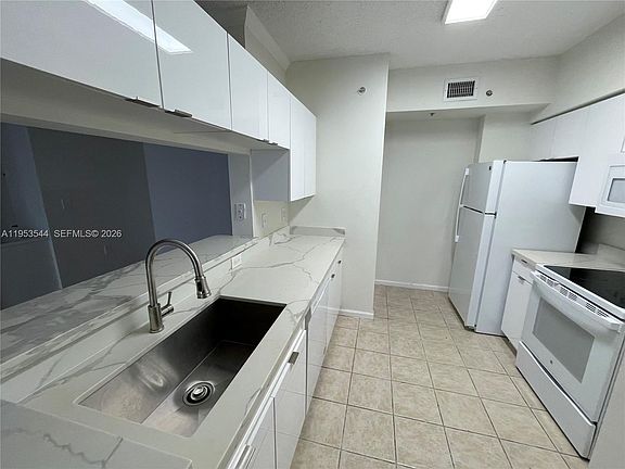 5th image of 17125 N Bay Rd APT 3404