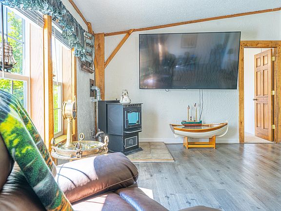 5th image of 4433 Hamlin Rd