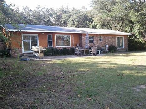 3rd image of 621 Cinco Terrace Ln