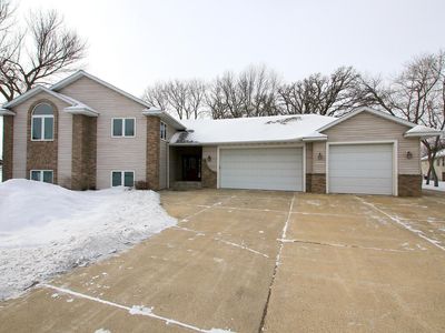 720 Tyler St SW, Hutchinson, MN, 55350