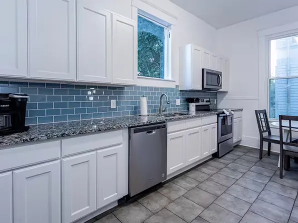 301 W 40th St, Savannah, GA 31401