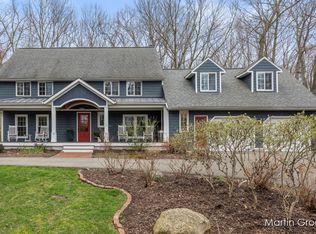 2416 Pebblebrook Dr SE, Grand Rapids, MI