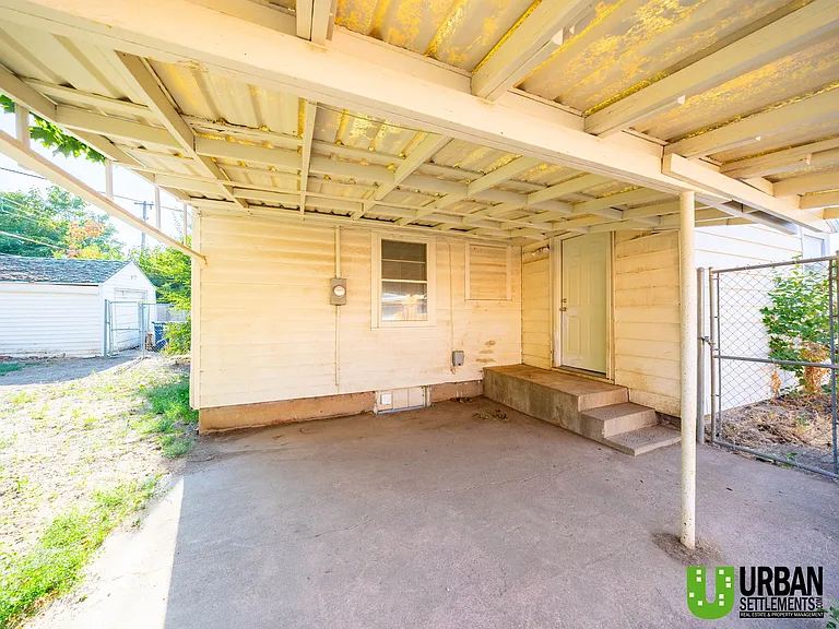 2427 W Walton Ave — Photo 13