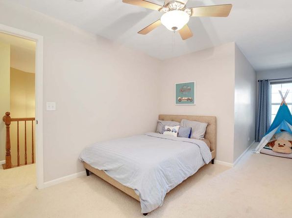 10S458 Carrington Cir