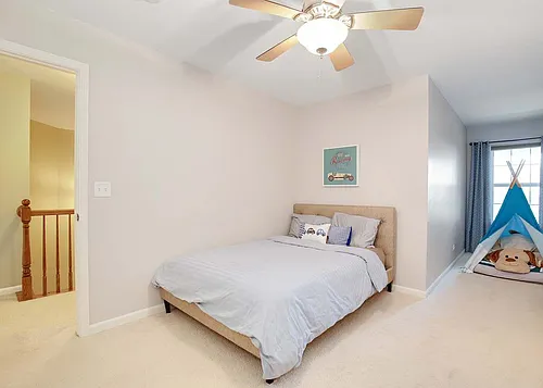 10S458 Carrington Cir Photo 1