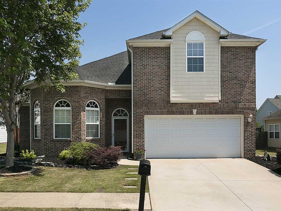 1st image of 12 Roberts Hill Dr