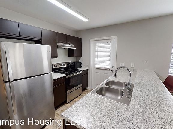 4th image of 1119 Conklin St
