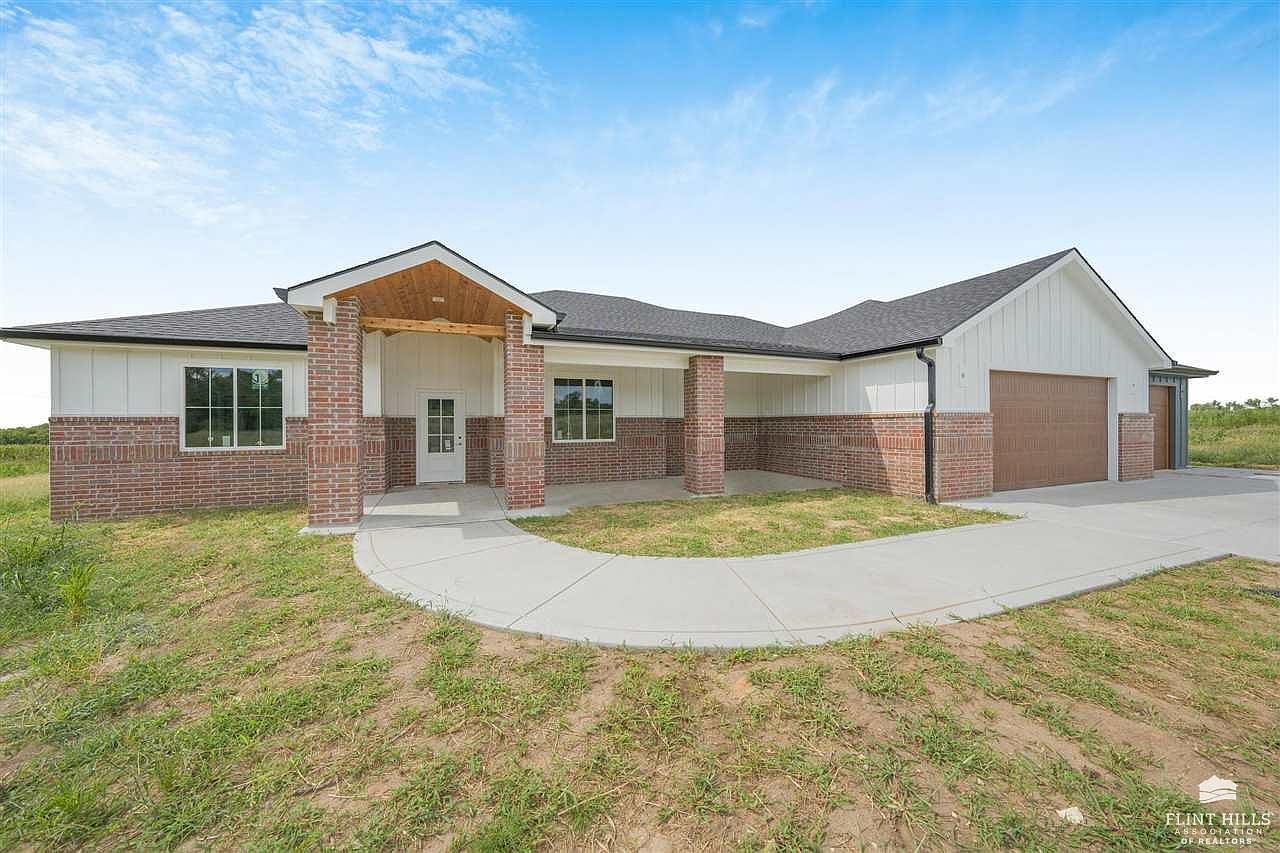 14045 Prairie Fire Ln, Wamego, KS 66547 Zillow