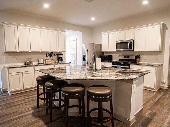 2nd image of 7865 Windcastle Dr