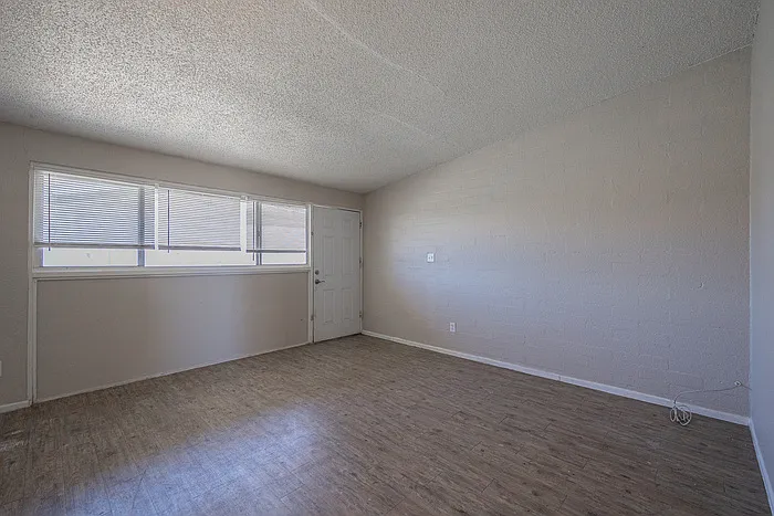 2139 W Devonshire Ave #4 — Photo 3