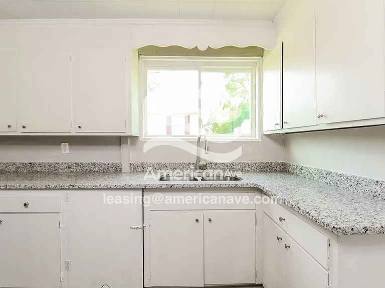 23689_006_kitchen_13704000.jpg