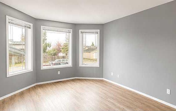 4th image of 106 E Blackfoot Ct W