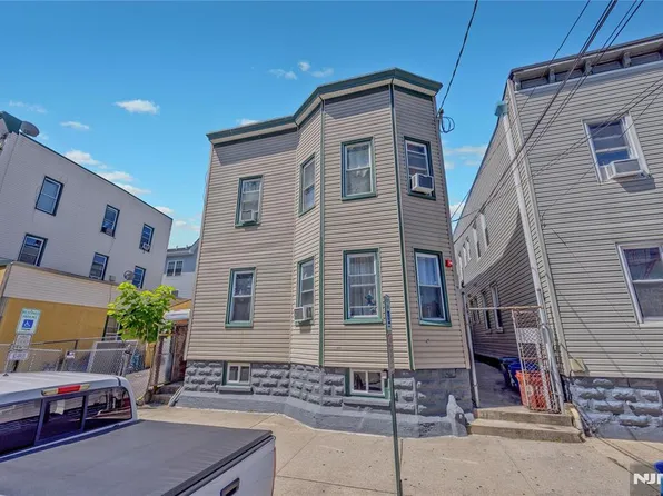 9 Vreeland Ave, Passaic, NJ 07055