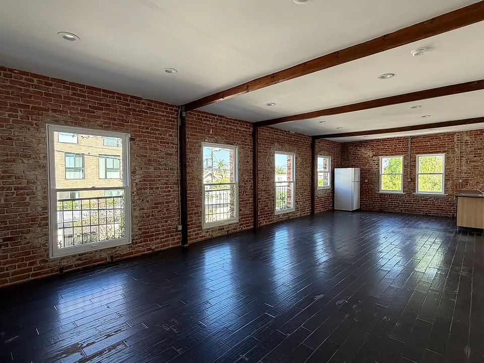 4567 W Washington Blvd #5