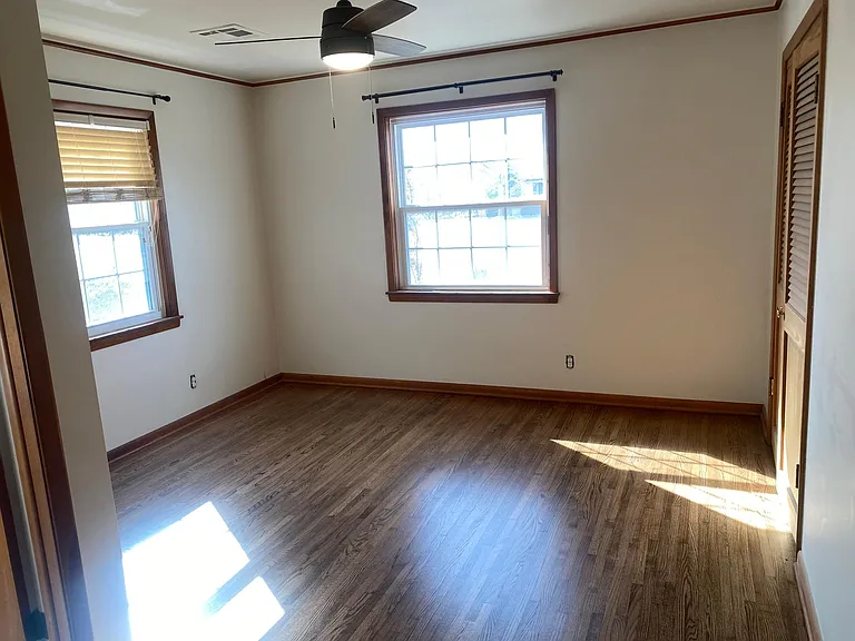 5519 S Madison Ave — Photo 4