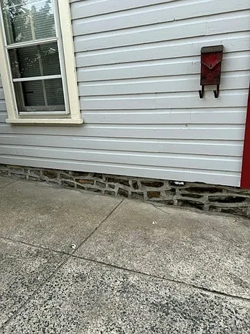 400 Ford St — Photo 3