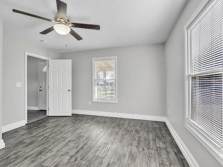 104 Lake Ave — Photo 22