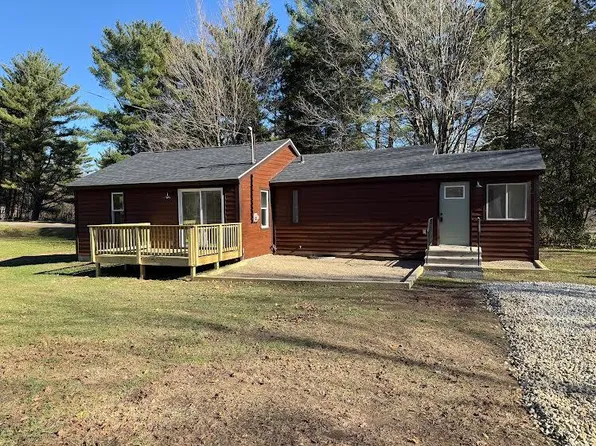 10301 N 45th St, Augusta, MI 49012
