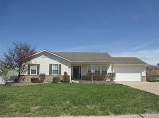 1068 Huntington Dr, Troy, MO 63379