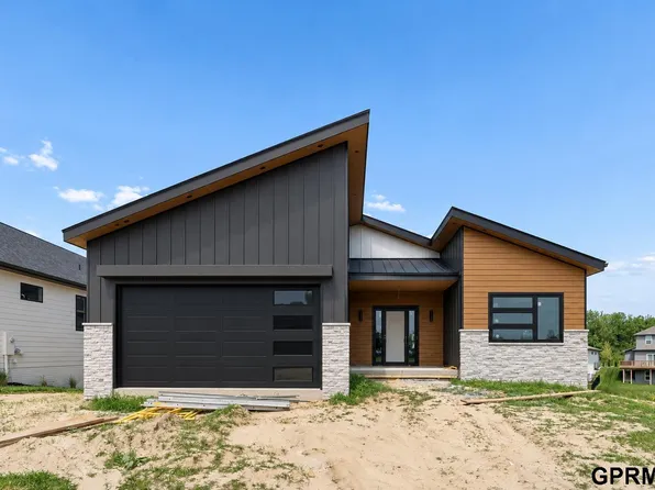 815 Courtyard Ct, Ashland, NE 68003