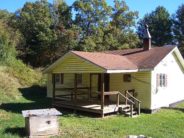 1st image of 20 Staunton Dr