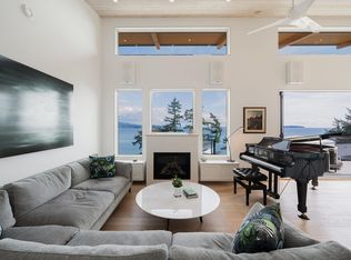 242 Shore Ln, Bowen Island, BC V0N 1G2