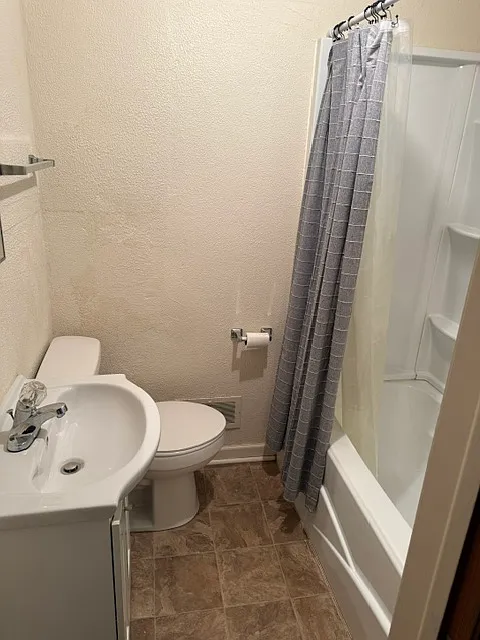 1 bed, 660 sqft, $995 — Photo 3