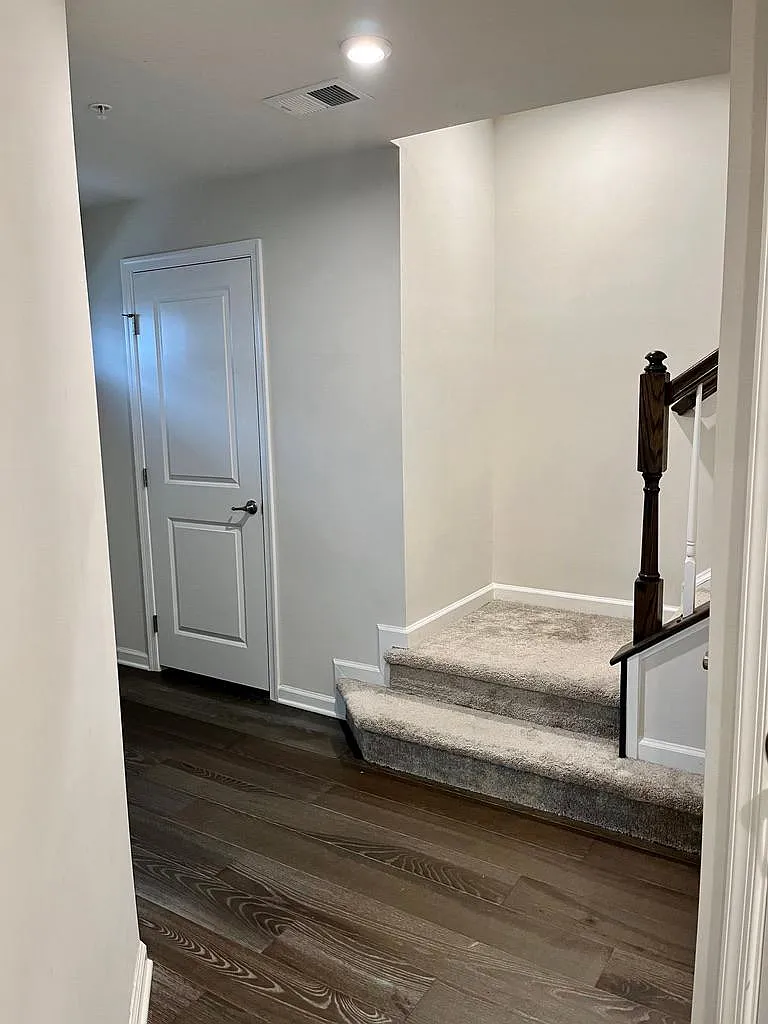 106 Almond Dr — Photo 4