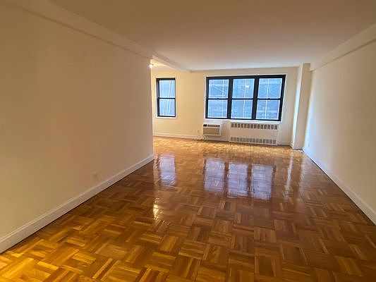 3rd image of 141 E 89th St APT 9E