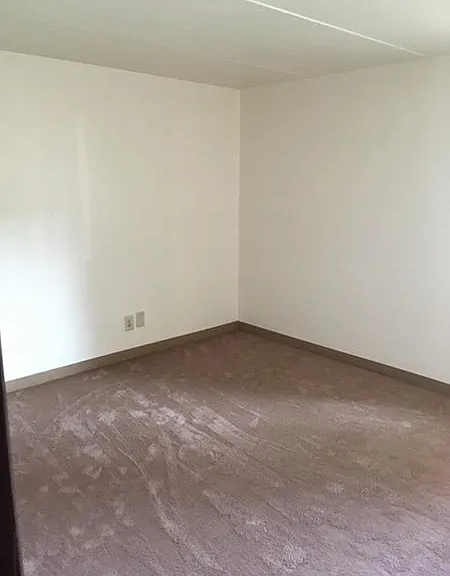 Maiden Square Apartments — Photo 26