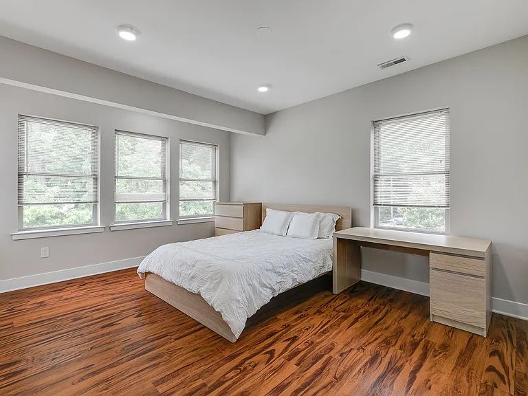 549 Armstrong St #201 — Photo 19