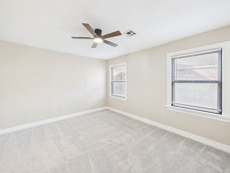 1307 NW Maple Ave — Photo 16