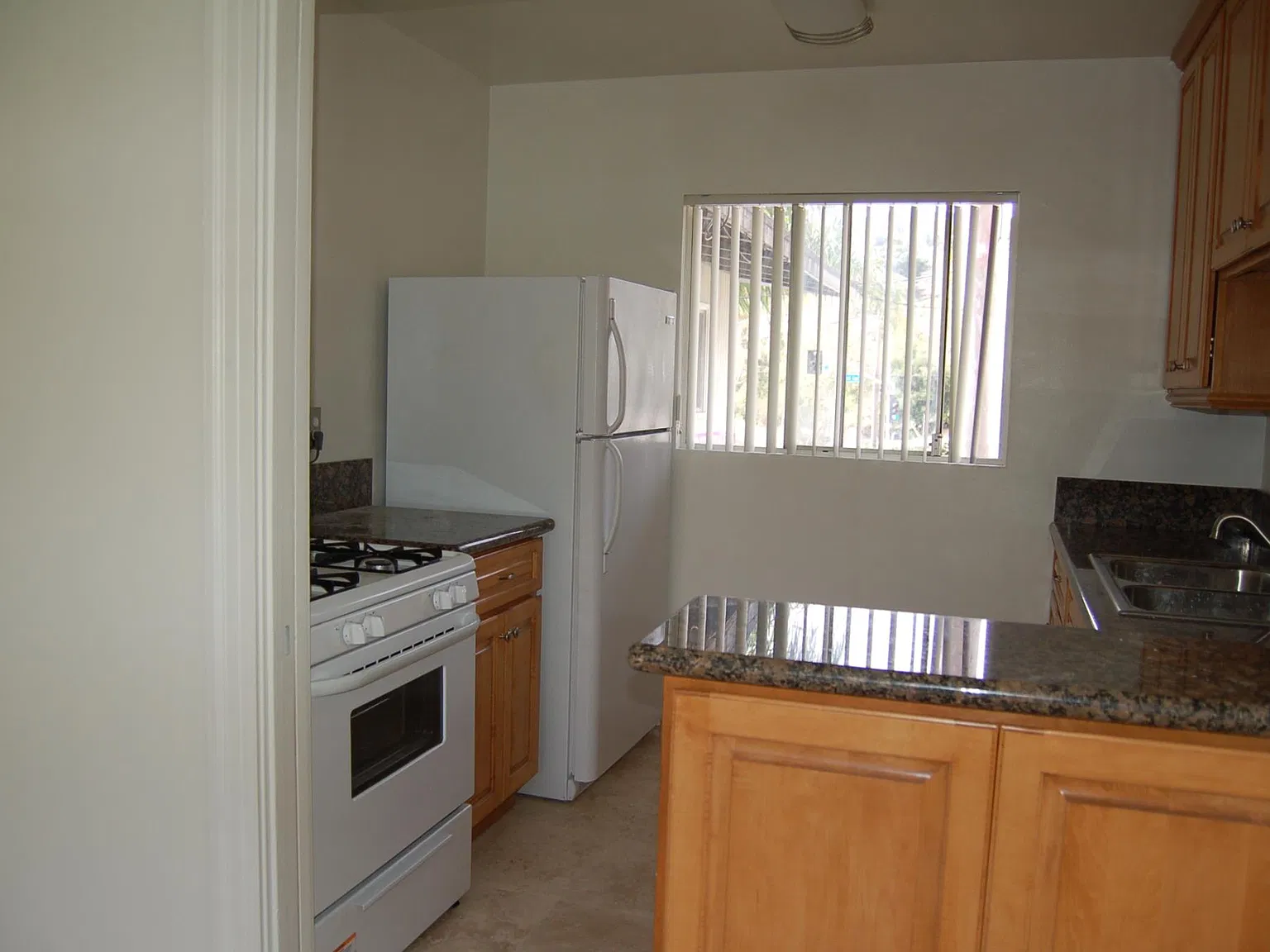 Studio, $2,350 — Photo 4