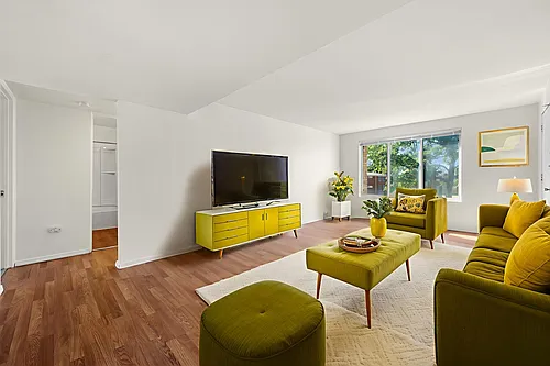 COURTYARD GARDENS APARTMENTS Photo 1