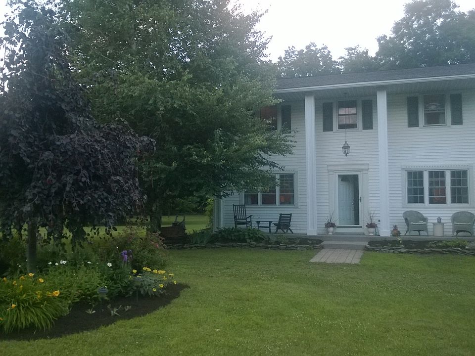 1st image of 909 Main St