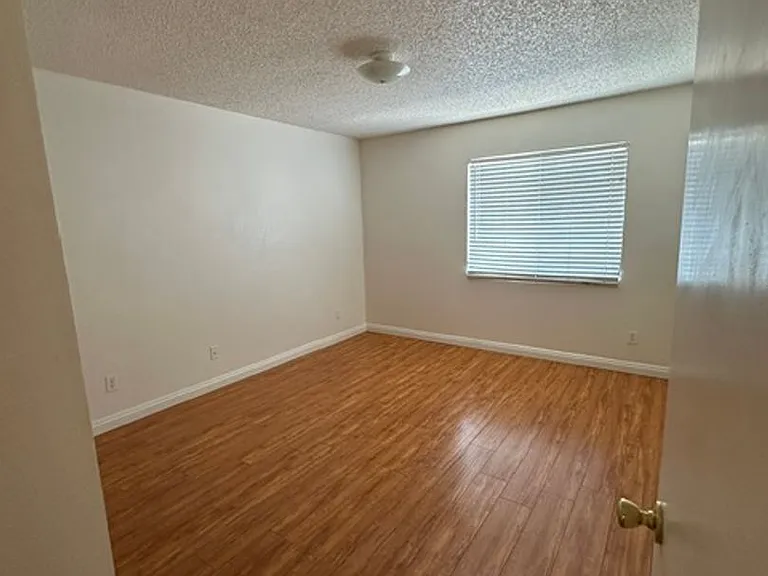 1552 Prospect Ave — Photo 17