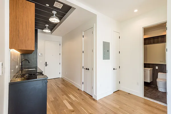 Rented by Nooklyn NYC LLC | media 99