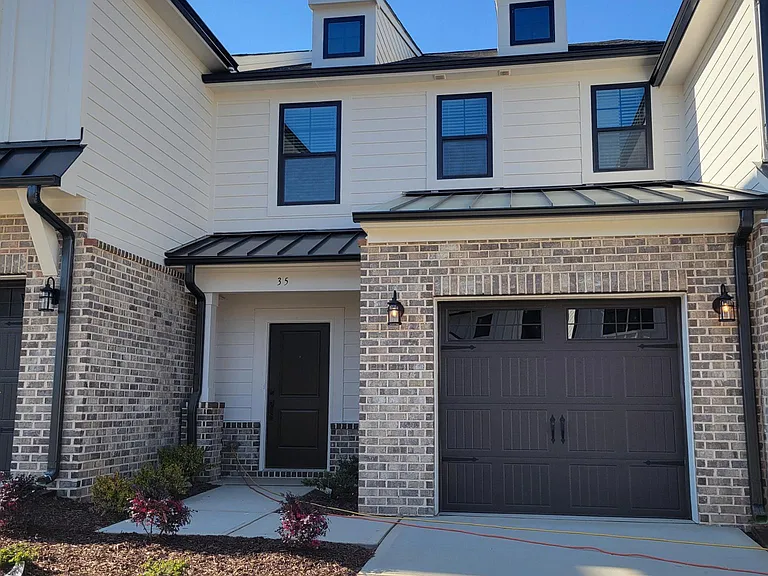 35 Burley Ln — Photo 1