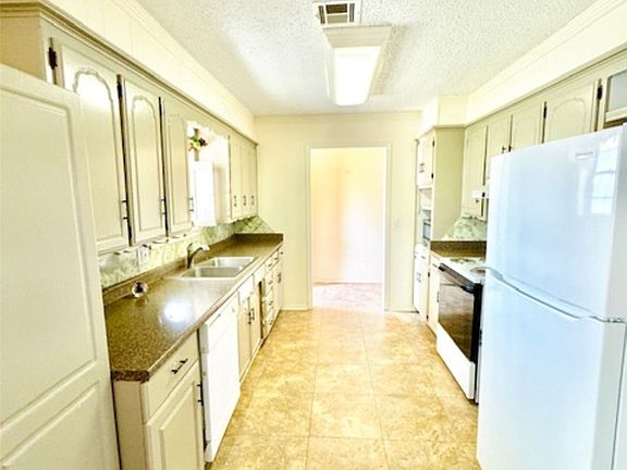 4th image of 116 Sherry Dr