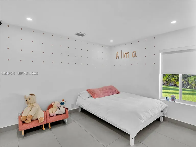 4807 SW 34th Ave — Photo 18