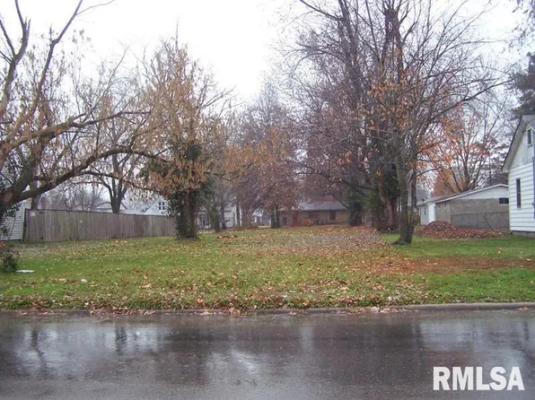 903 W Hendrickson St, Marion, IL 62959