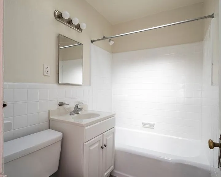 3901 Roosevelt Blvd — Photo 23