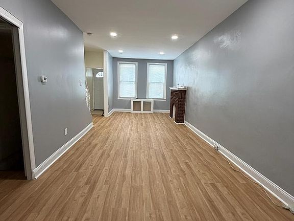 4th image of 3155 Agate St