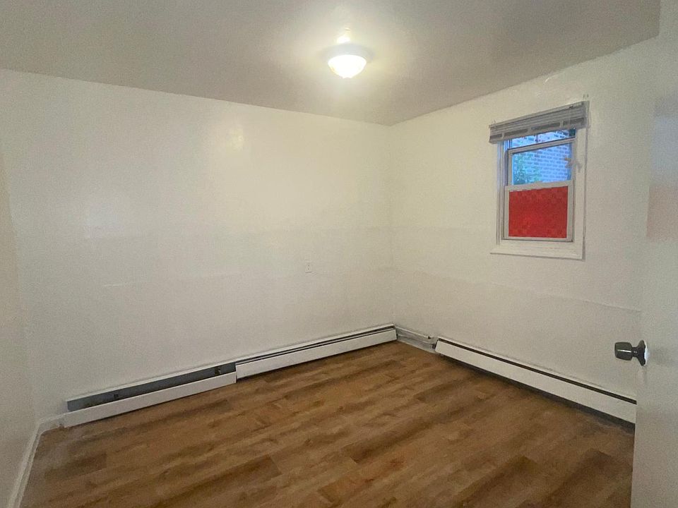 1st image of 15015 118th Ave #1B