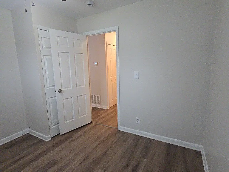 981 Olympia Dr — Photo 14