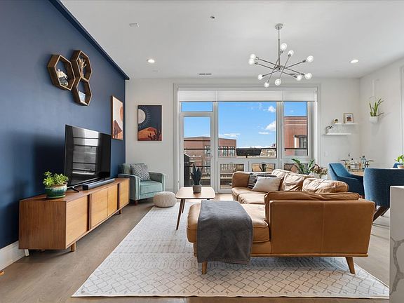 2nd image of 3101 N Ridgeway Ave #4D