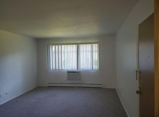 661 W Pickwick Ct #1W, Mount Prospect, IL 60056