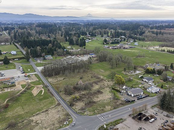 2nd image of NE 199th Street Northeast Ave #10