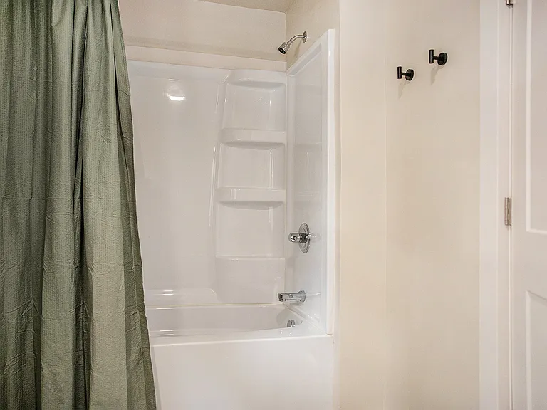 37 Gold Ave NW #1 — Photo 10