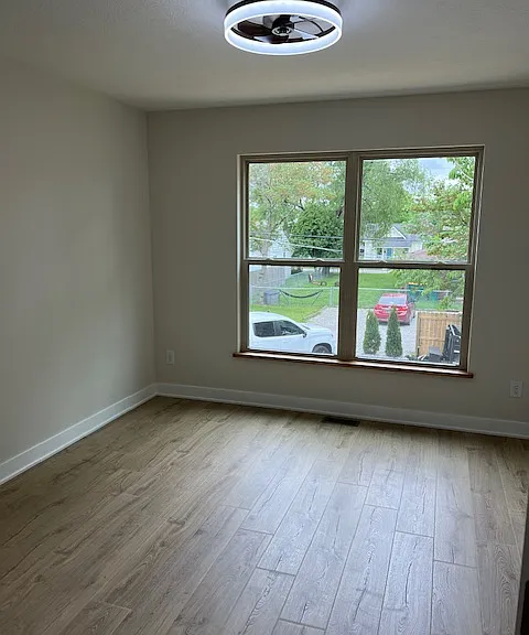 282 N East St — Photo 12